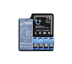 Sterownik BleBox switchBox 230V pozwala bezprzewodowo włączać i wyłączać urządzenia elektryczne za pomocą smartfonu i tabletu