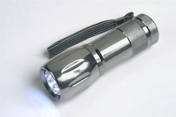 Latarka LED Velamp IN240 aluminiowa odporna na wilgoć i wstrząsy o niskim zużyciu baterii